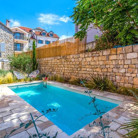 Stunning Home In Split With Outdoor Swimming Pool Bagian luar foto