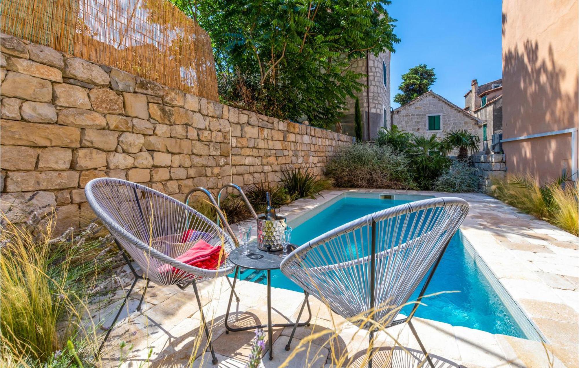 Stunning Home In Split With Outdoor Swimming Pool Bagian luar foto